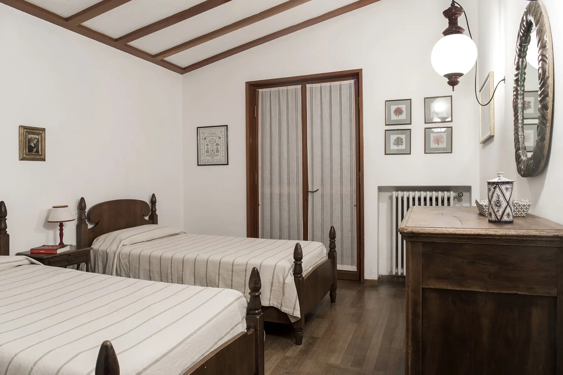 Twin bedroom